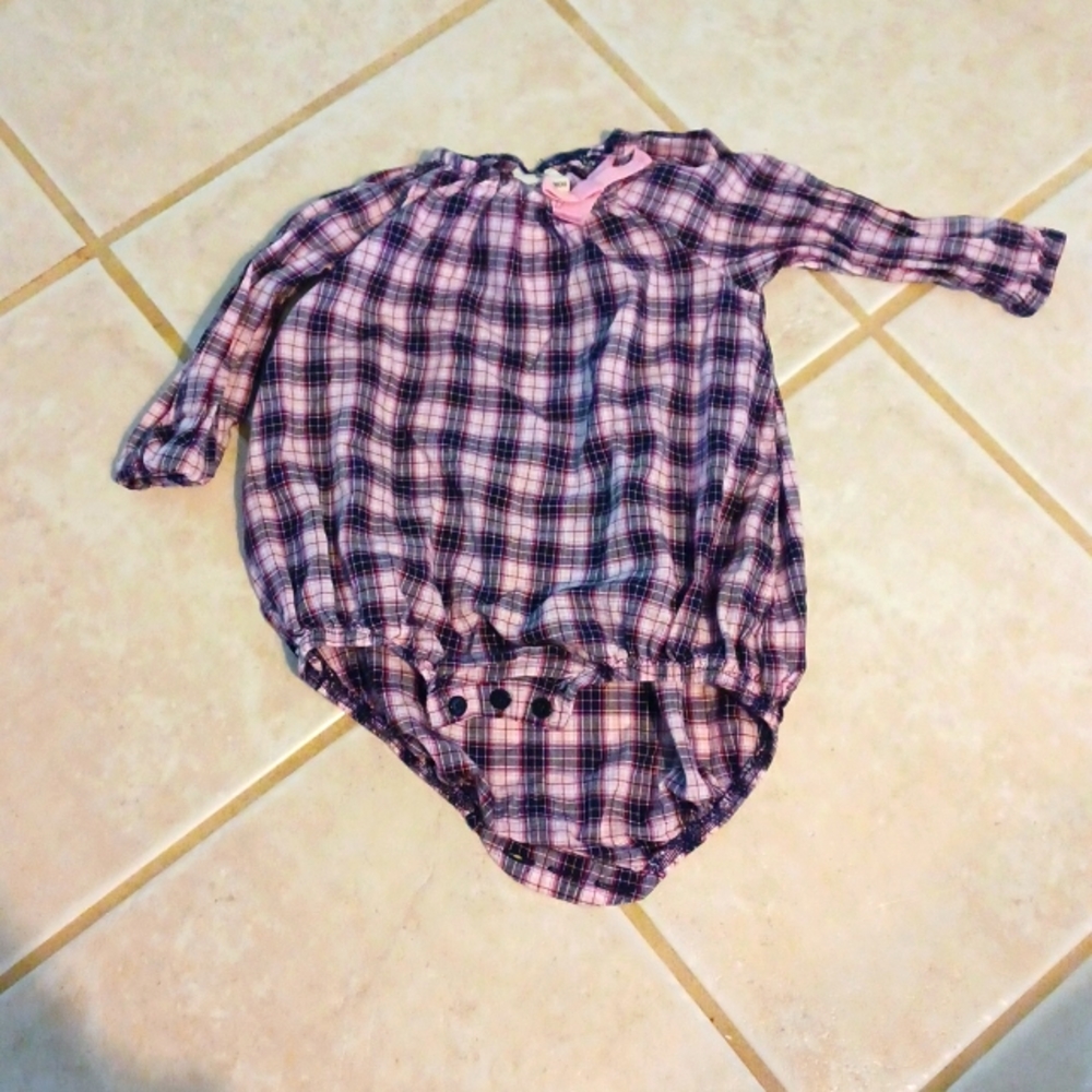 Girl long sleeve onesie